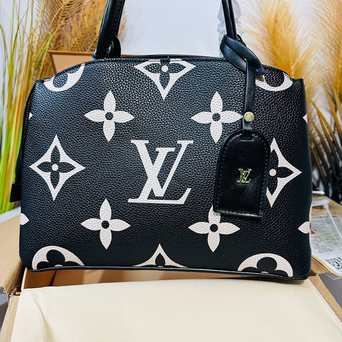 Louis Vuitton Monogram Canvas Handbag – Classic Black & White